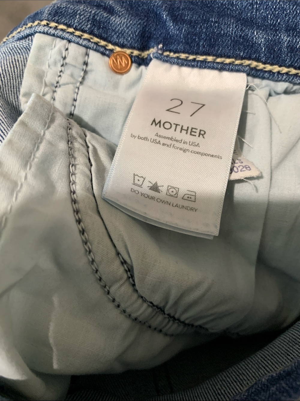 MOTHER Skinny Jeans in Medium Blue Wash - Picture 7 of 8